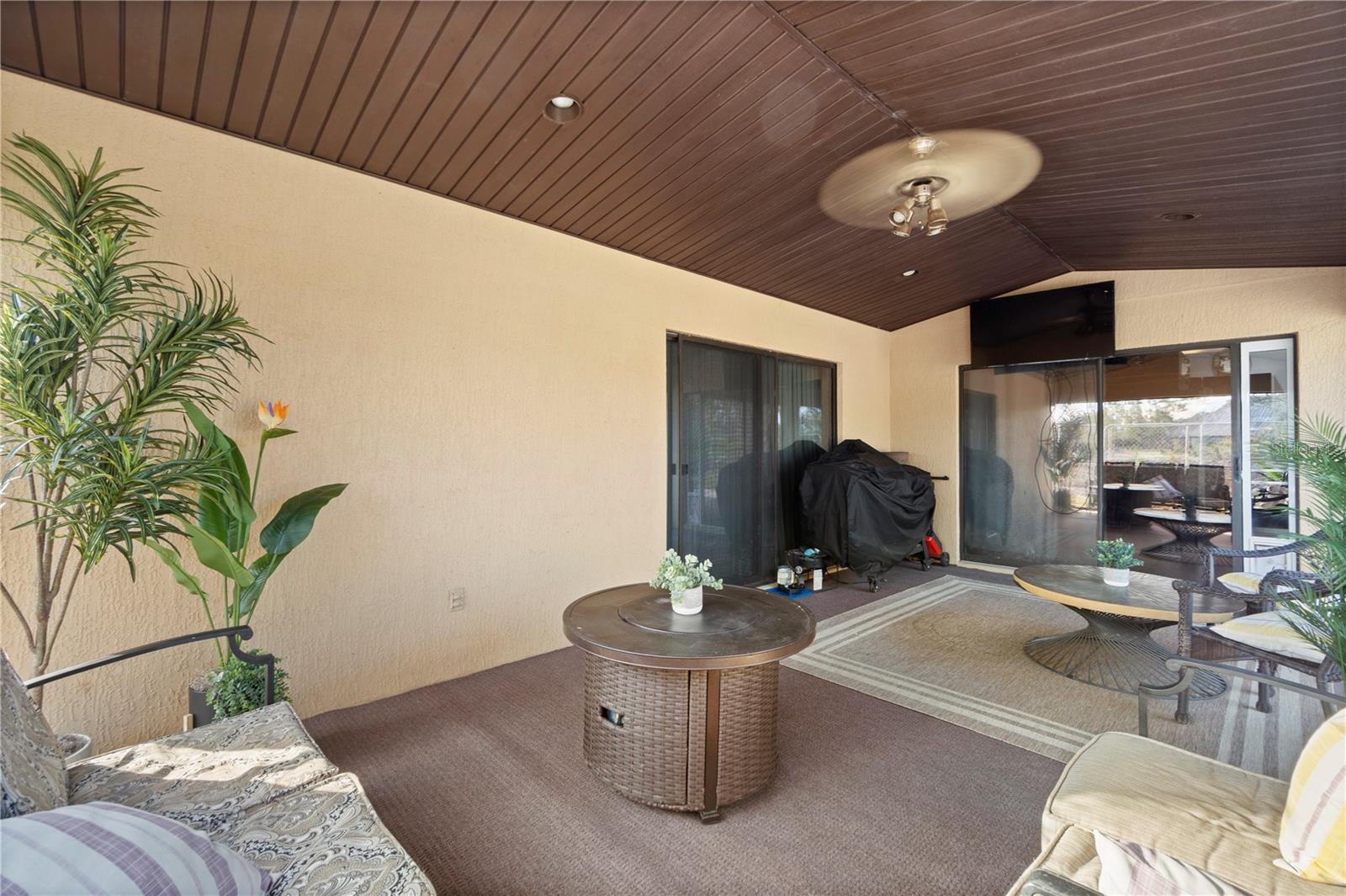 SORRENTO SHORES - Residential