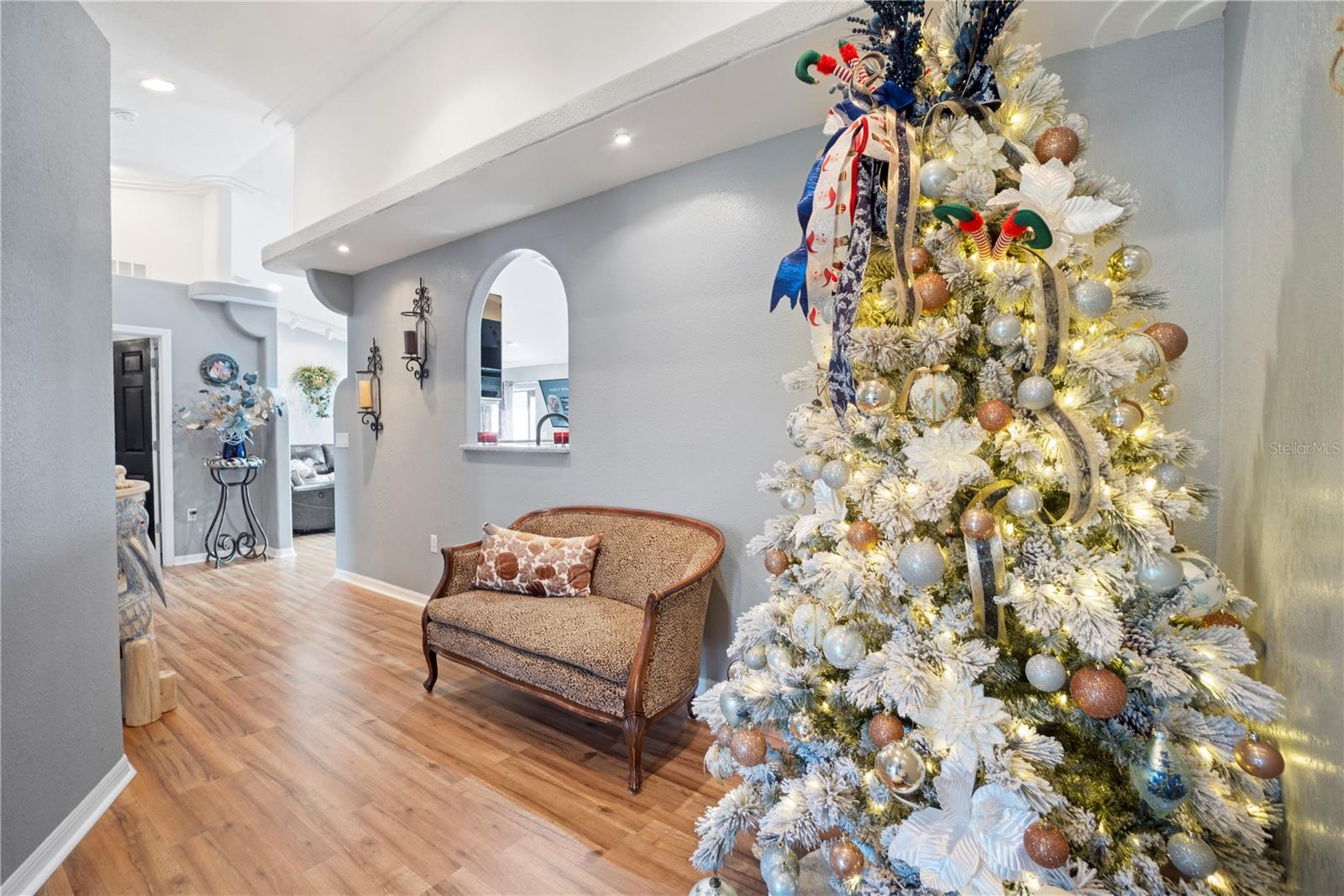 SORRENTO SHORES - Residential