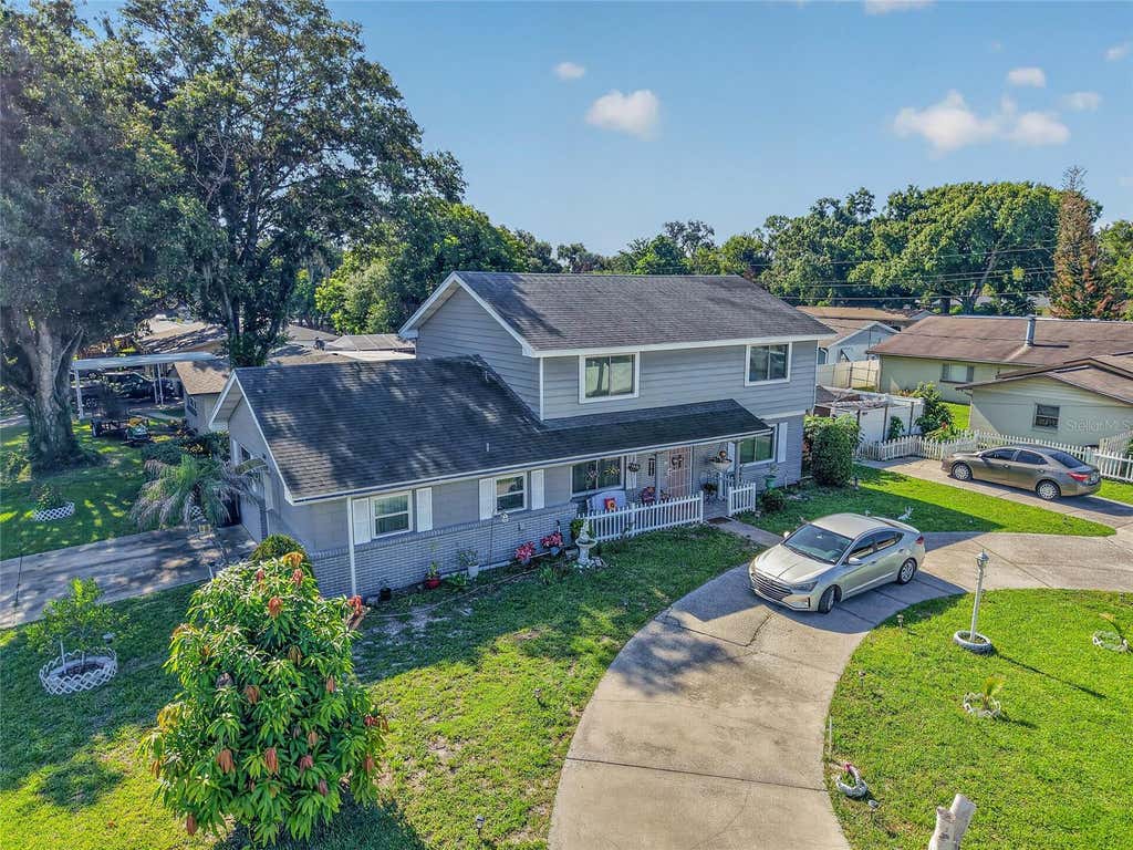 Photo of 1500 Avenue G NE, Winter Haven, FL 33881 (MLS # L4963311)