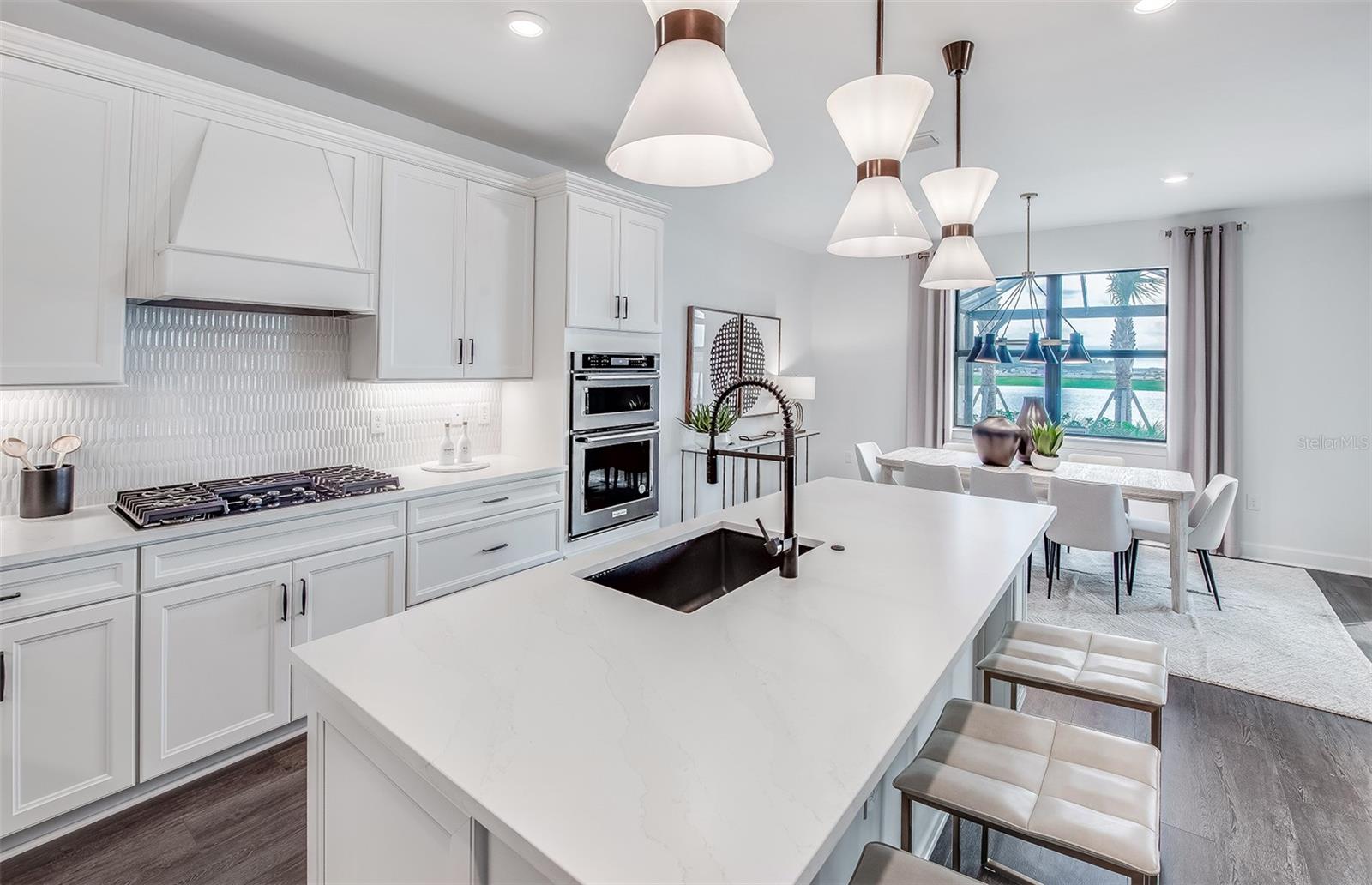 3550 - SUMMER COURT ESTATES - Residential