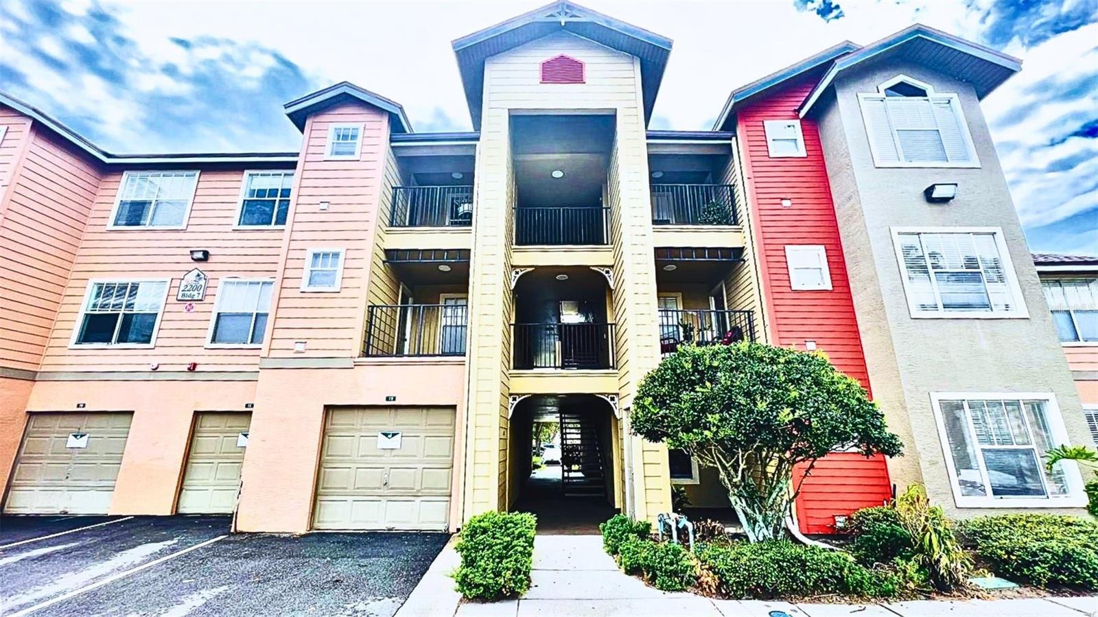 Available Now! Cozy 2-bedroom, 2-bath unit. These charming apartments feature a kitchen with ample cabinet space and a spacious living room, perfect for relaxing or entertaining. The bedrooms are well-sized with plenty of closet space, and the bathrooms have a comfortable layout. Located just minutes from I-4, theme parks, and fantastic shopping! HOA approval required. Inquire now!