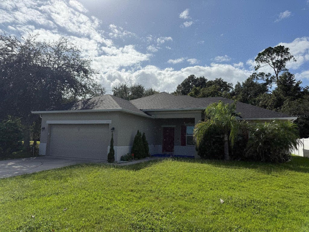 Photo of 4762 Ashurst Street, Kissimmee, FL 34758 (MLS # S5160230)