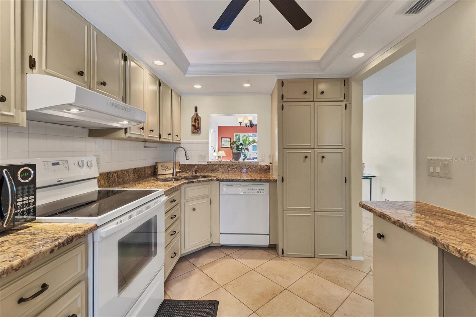 BELLA COSTA II - Residential