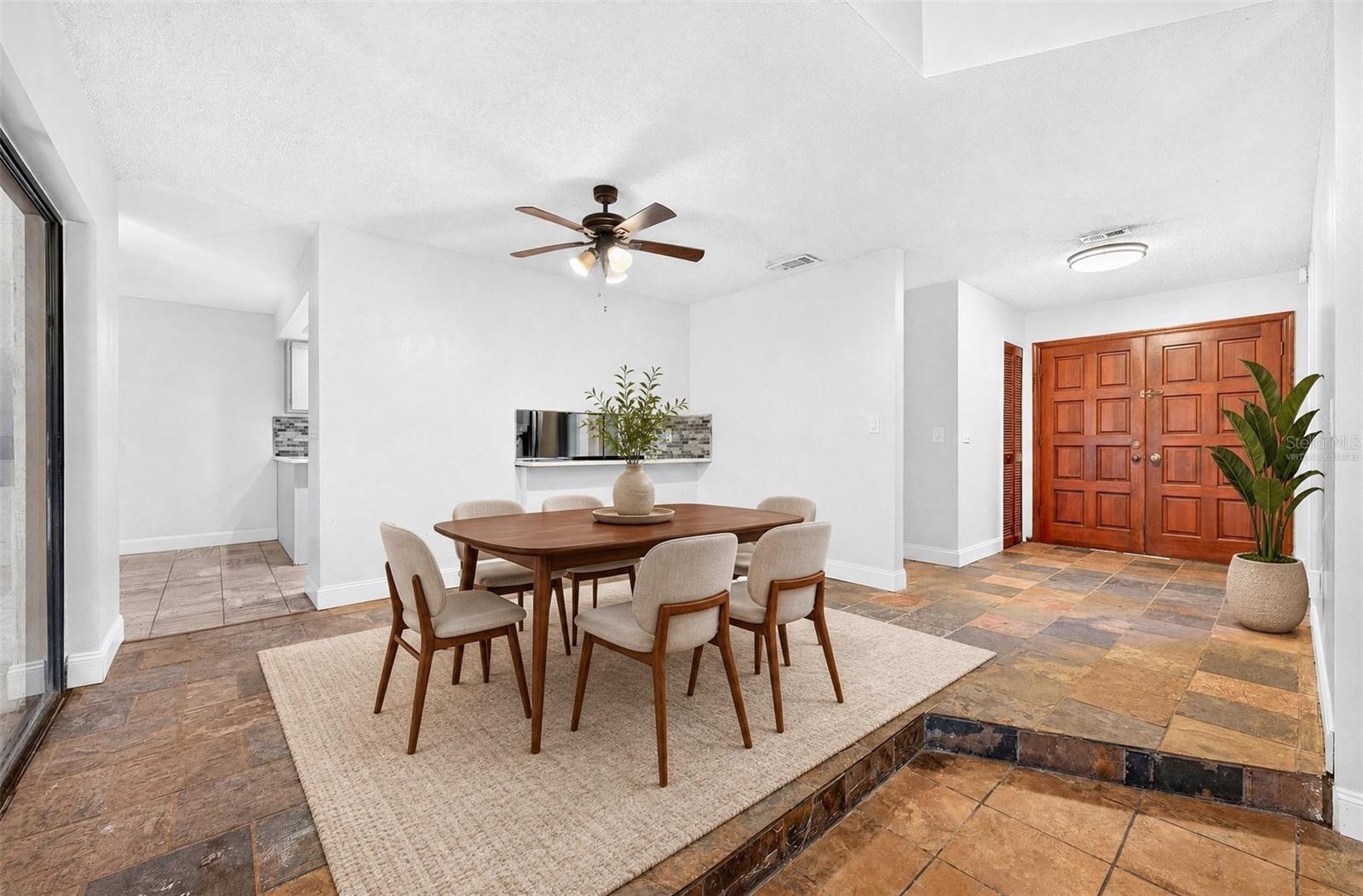 1110 PINE OAKS COURT