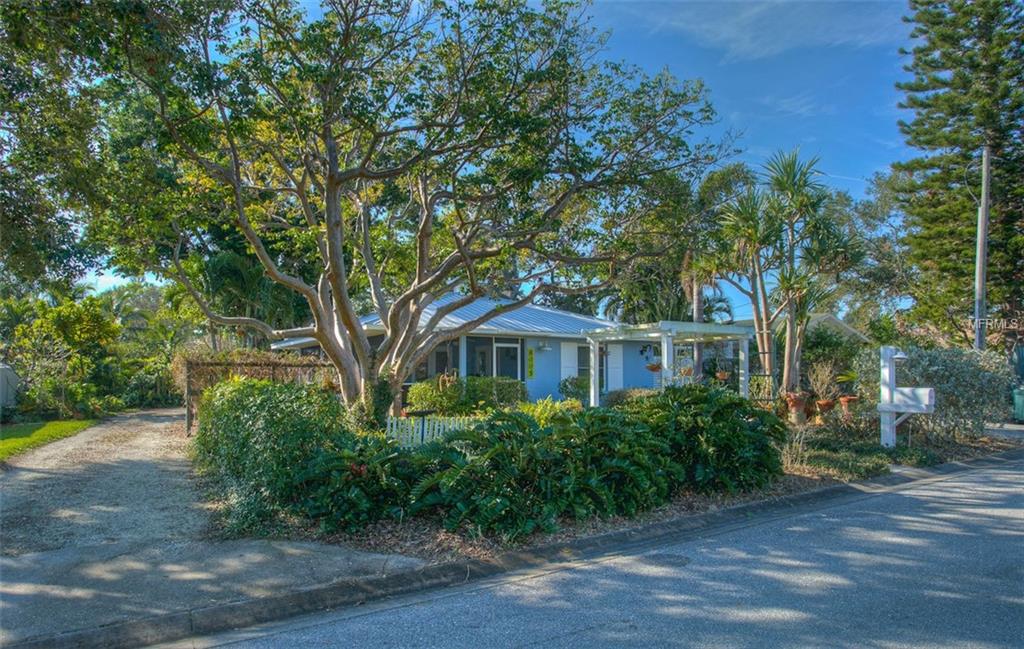 Welcome to your private 2-bedroom West Bradenton home. The location is superb with less than 1 mile to Desoto National Memorial and 1.5 miles to Robinson’s Preserve. Not to mention, 6 miles to Anna Maria Island, IMG and minutes from downtown Bradenton or Sarasota. This home is located only a short distance to the finest restaurants and shopping centers in the area. You’ll love everything about this community and all that Florida has to offer.