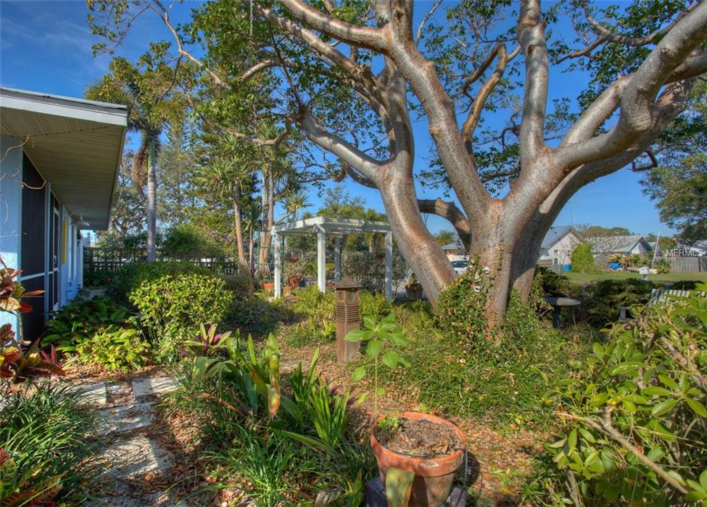 PALMA SOLA HEIGHTS SUB - Residential Lease