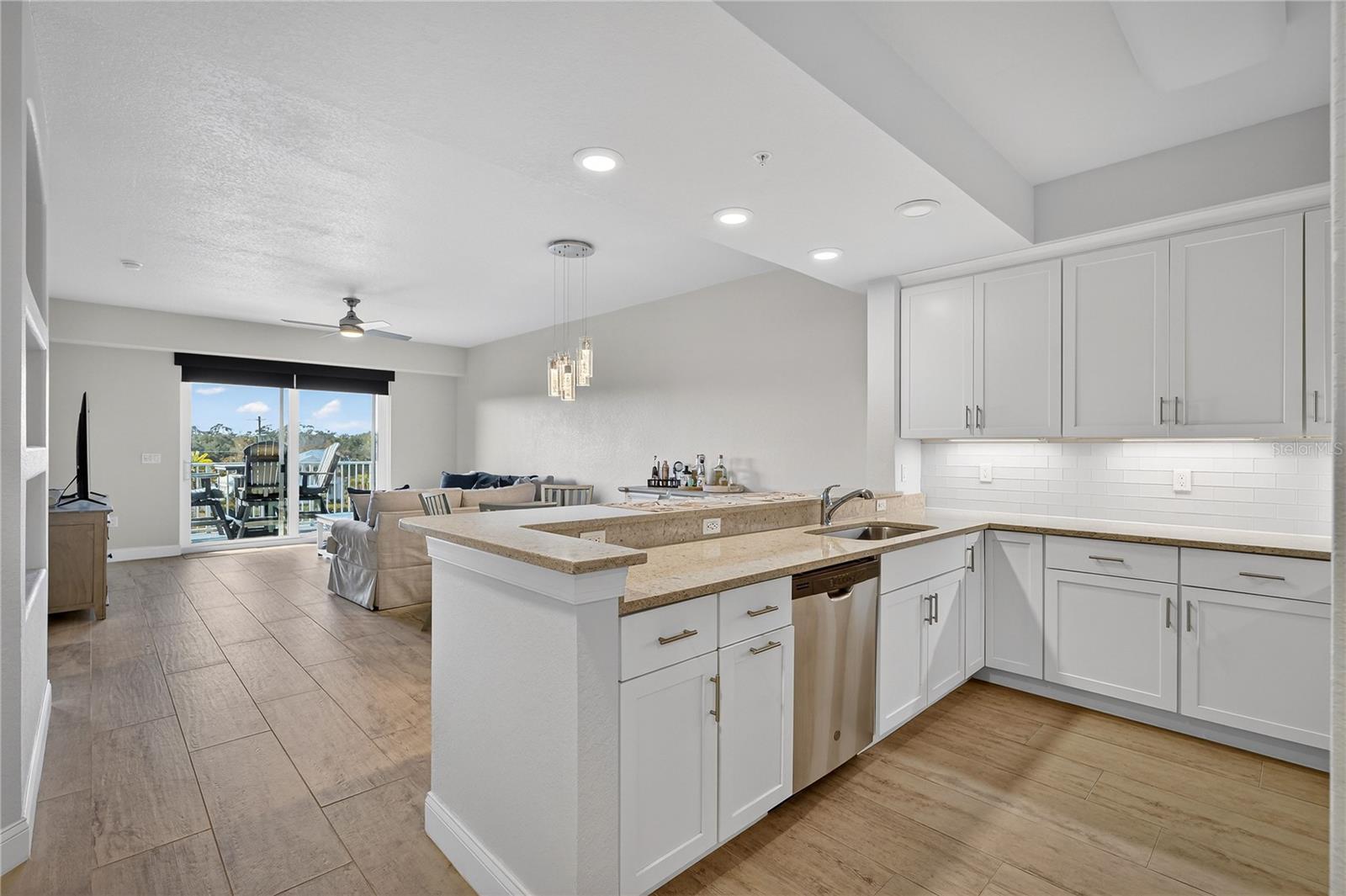 RIVERWALK/CORONADO ISLAND-BLDG - Residential