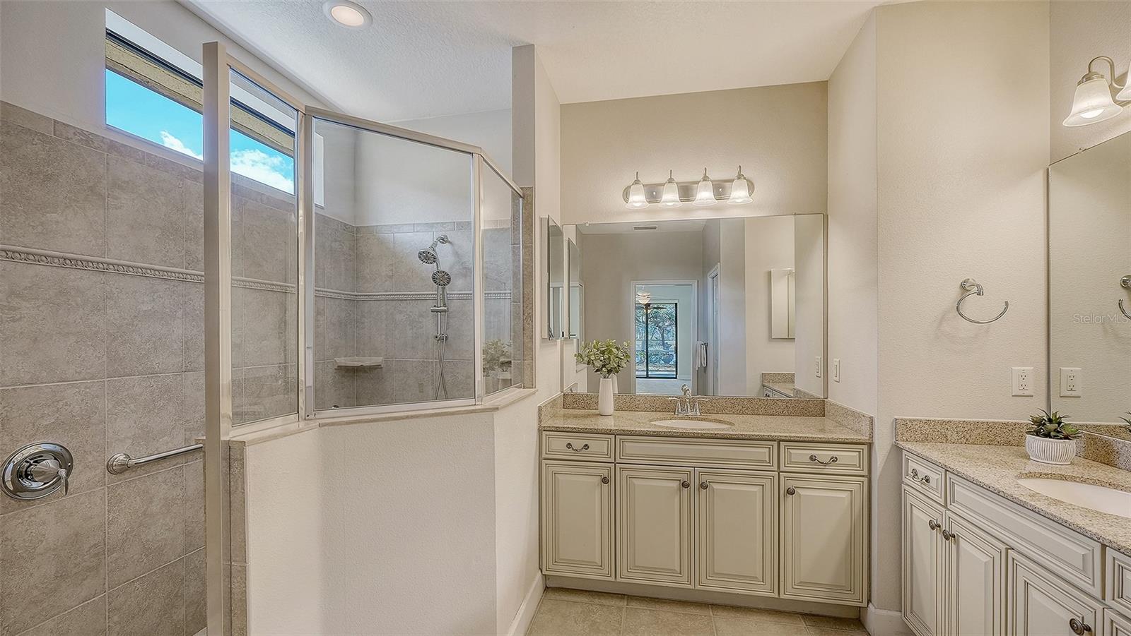 VENETIAN FALLS PH 3 - Residential