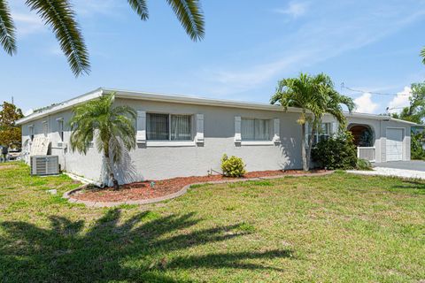 A home in PORT CHARLOTTE