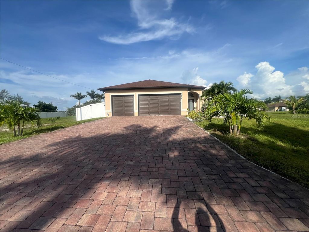 Photo of 2727 NW 42nd Place, Cape Coral, FL 33993 (MLS # O6326151)