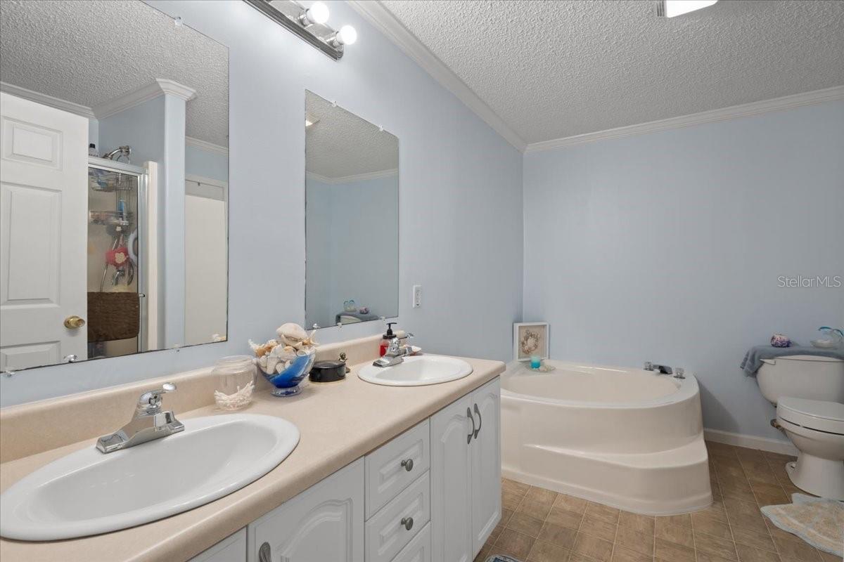 WHISPERING PINES - Residential