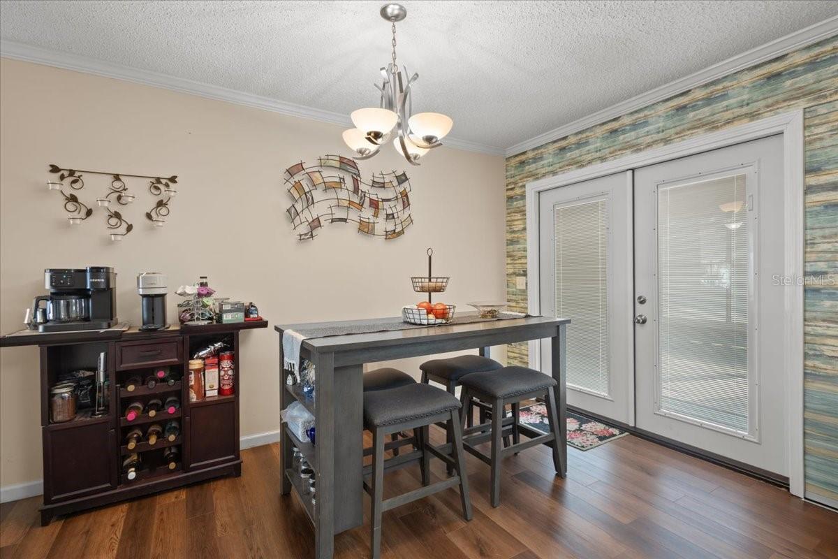 WHISPERING PINES - Residential