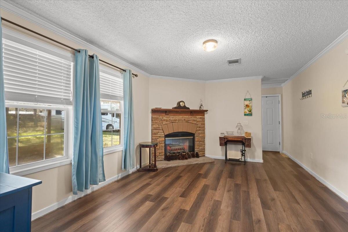 WHISPERING PINES - Residential