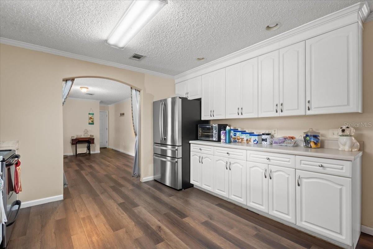 WHISPERING PINES - Residential