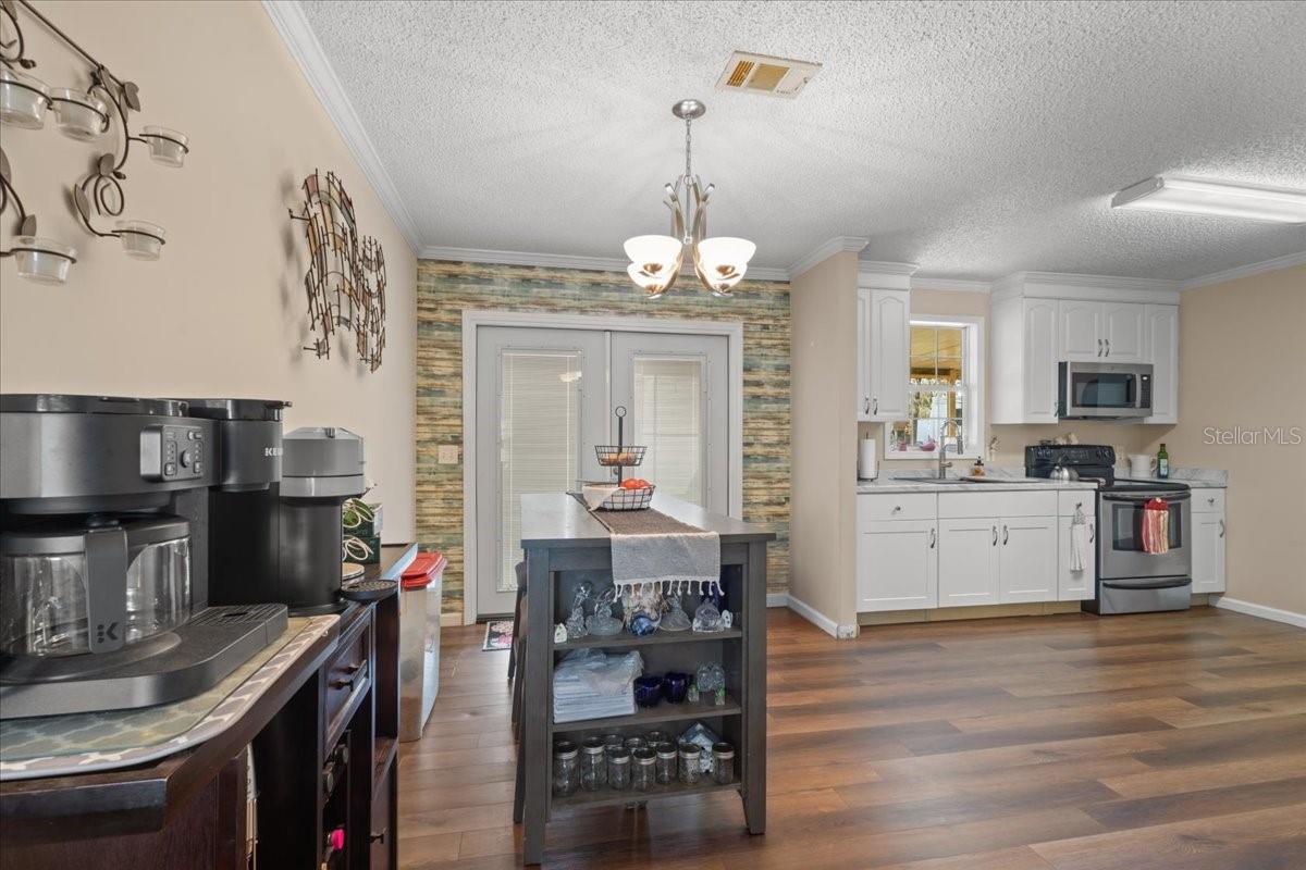 WHISPERING PINES - Residential