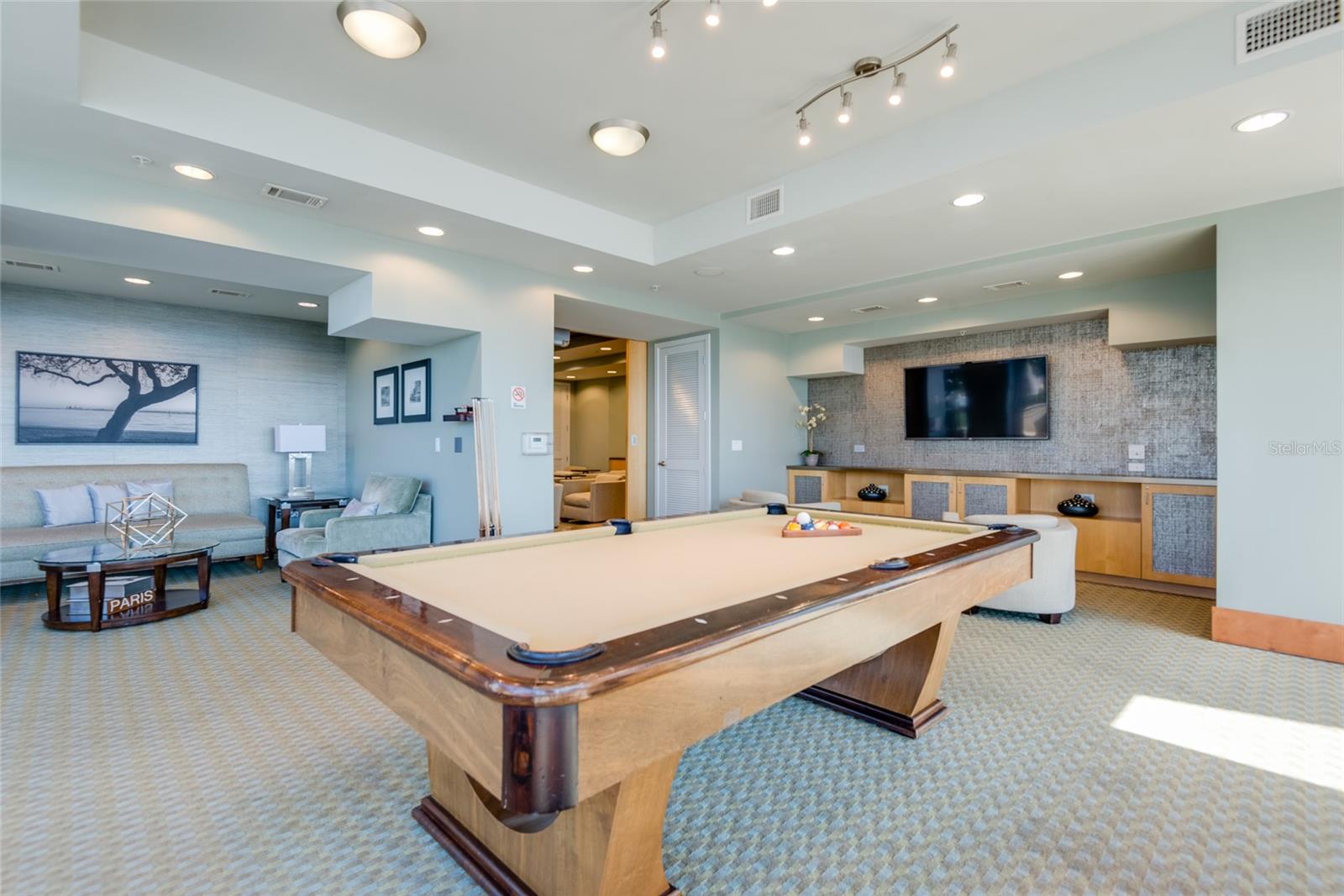 SKYPOINT A CONDO - Residential