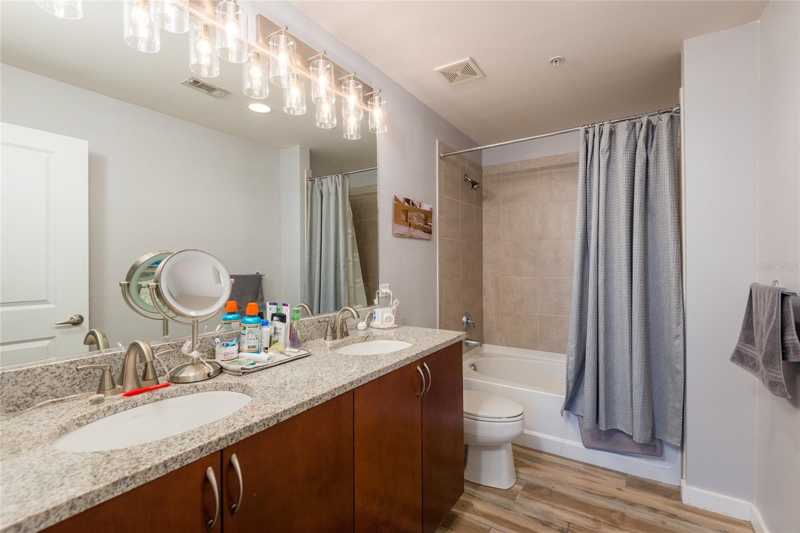 SKYPOINT A CONDO - Residential