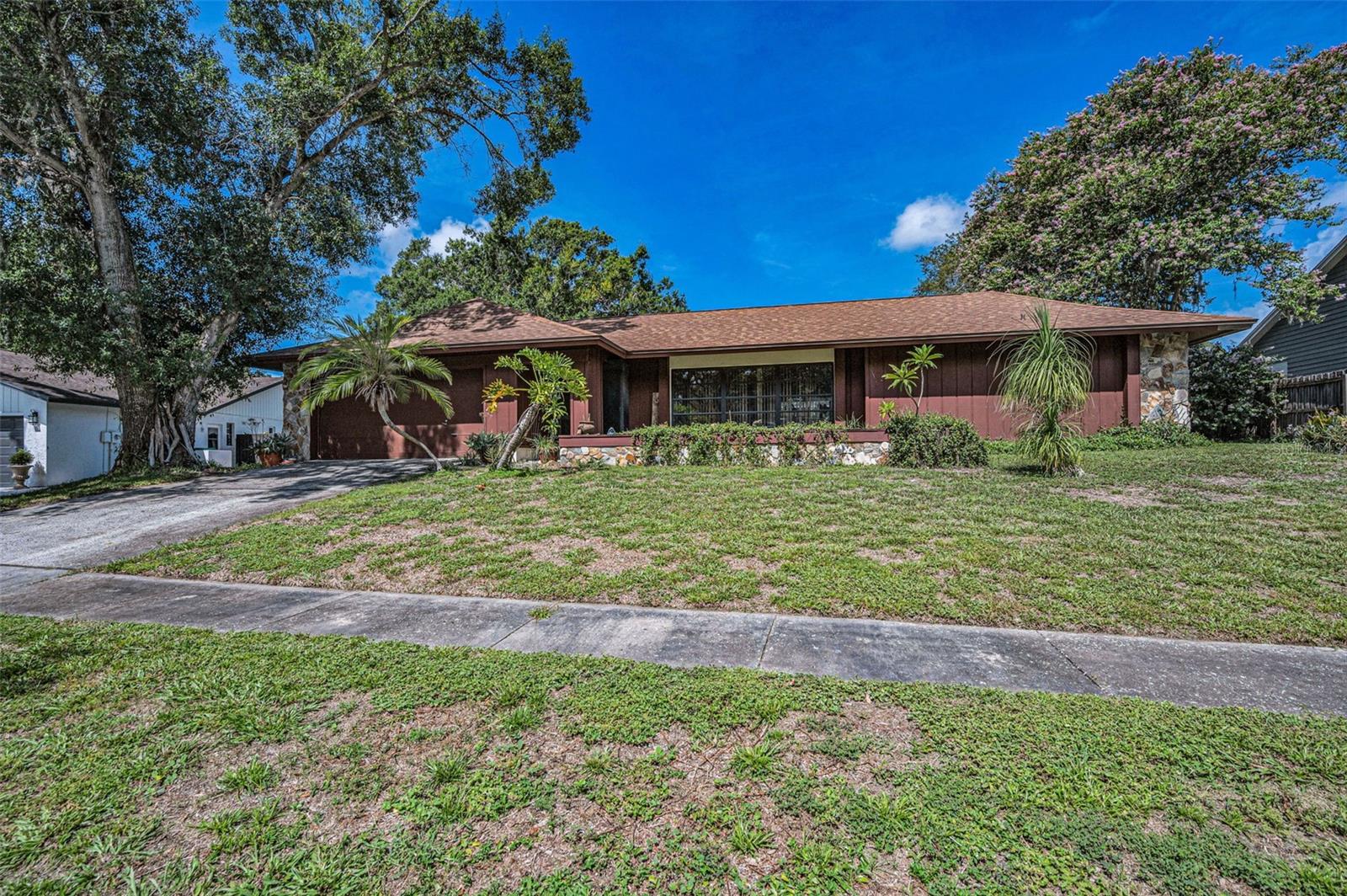 3040 ENISGLEN DRIVE