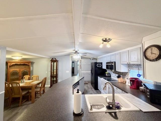 LAKE ROSALIE OAKS - Residential