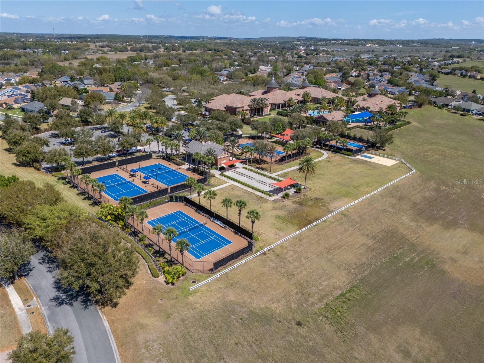 CASCADES/GROVELAND-PH 5 (TRILOGY) - Residential