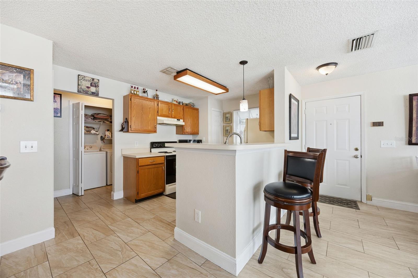 HUNTERS CHASE CONDO PH 1 - Residential