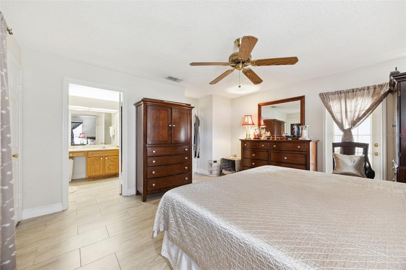 HUNTERS CHASE CONDO PH 1 - Residential