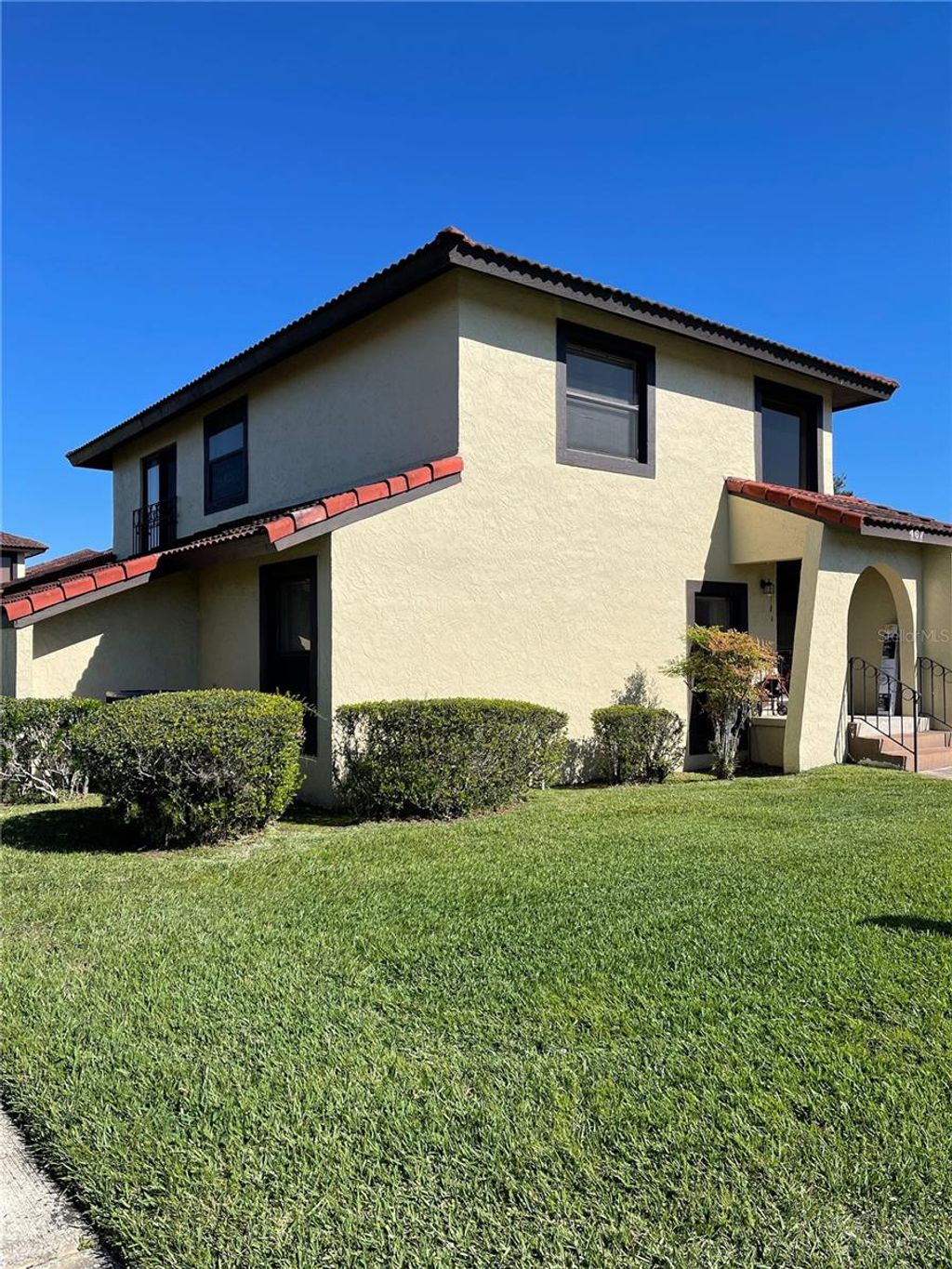 Photo of 467 Hunter Circle, Kissimmee, FL 34758 (MLS # O6349991)