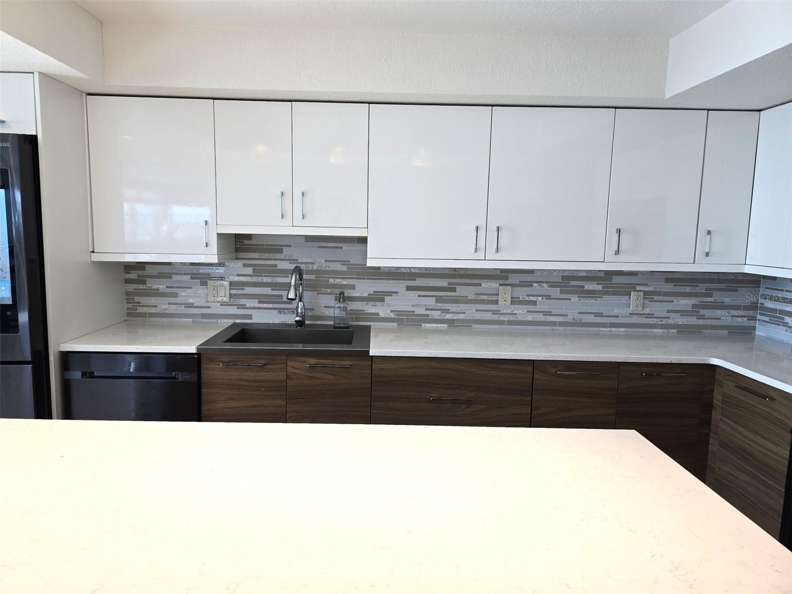 CLUB REDINGTON CONDO THE - Residential Lease