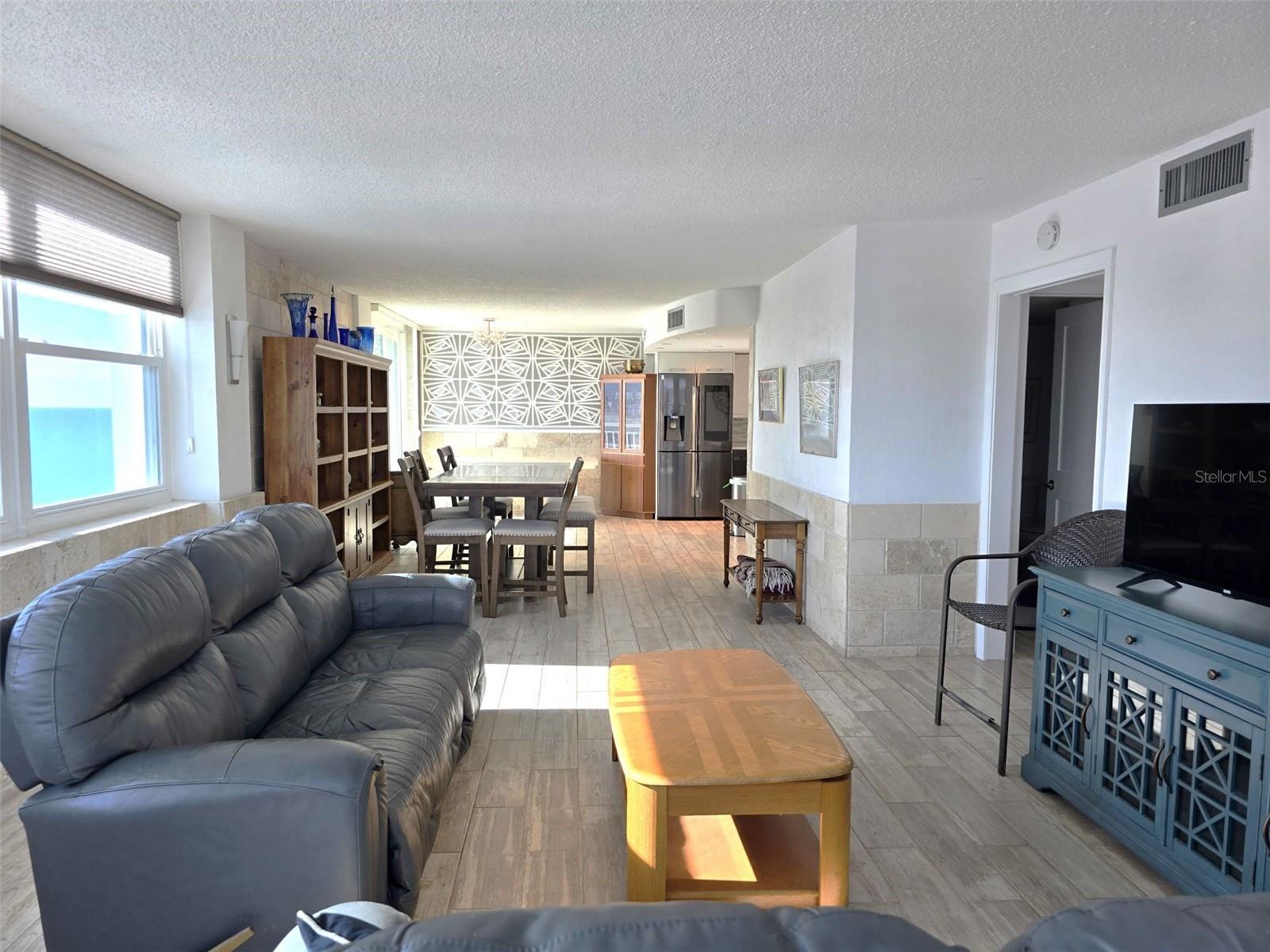 CLUB REDINGTON CONDO THE - Residential Lease