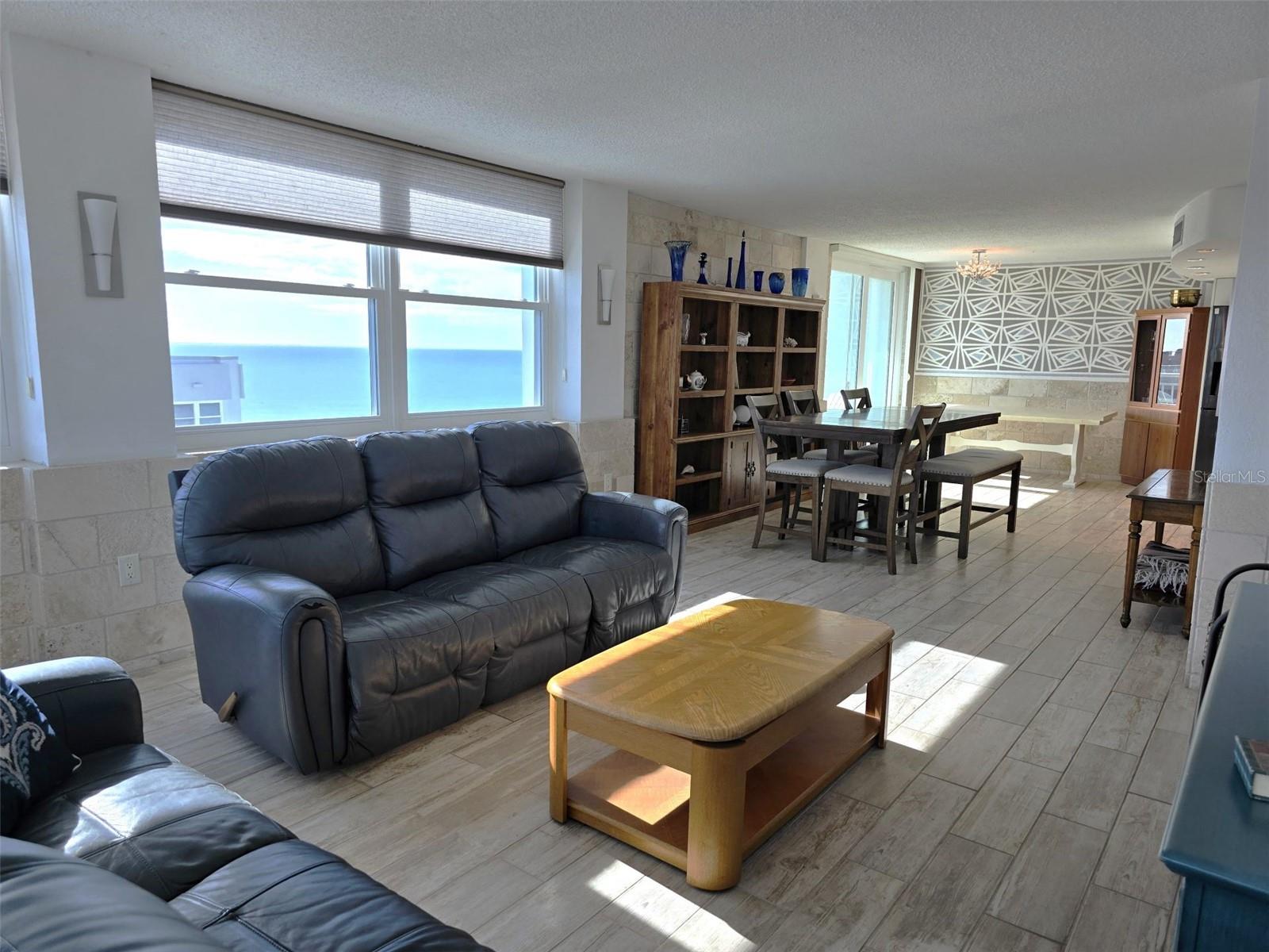 CLUB REDINGTON CONDO THE - Residential Lease