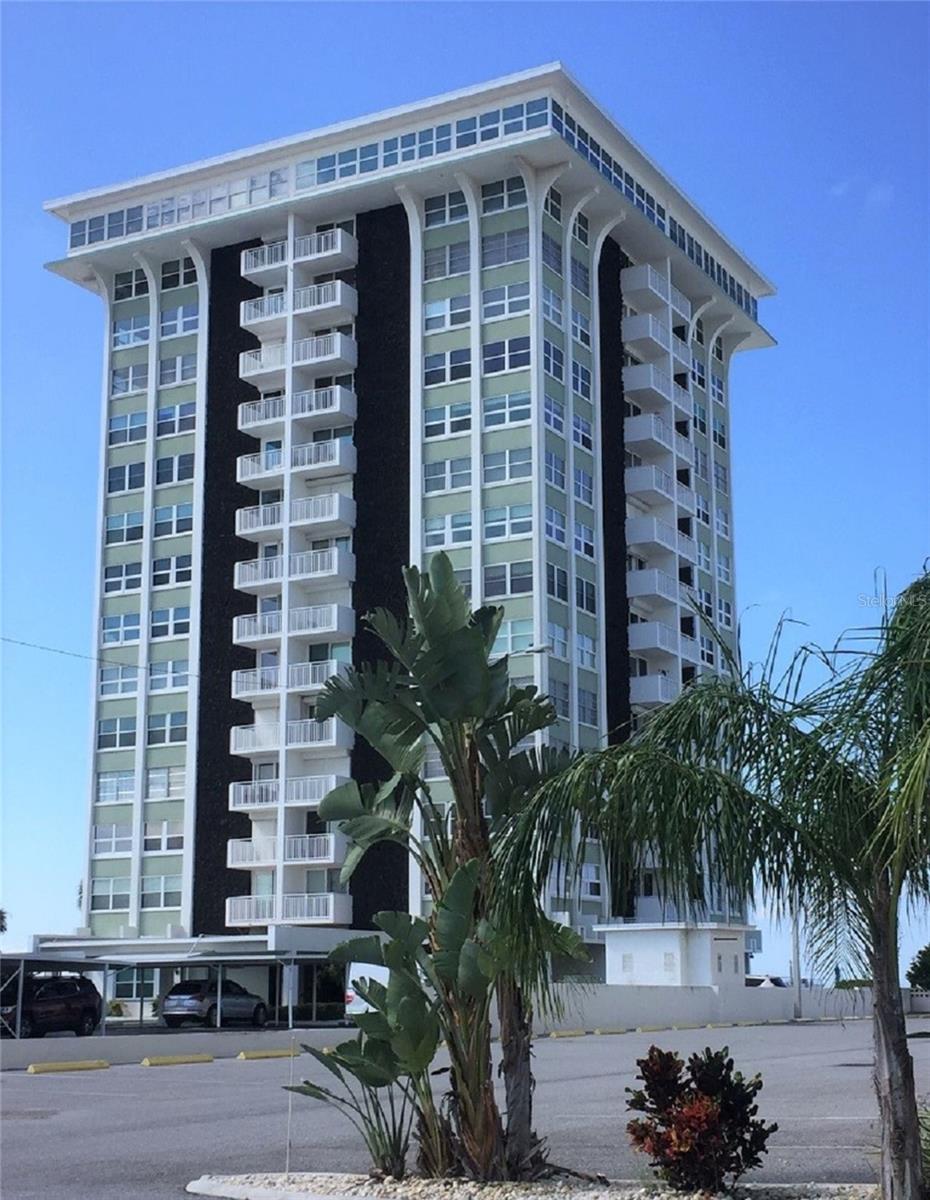 CLUB REDINGTON CONDO THE - Residential Lease