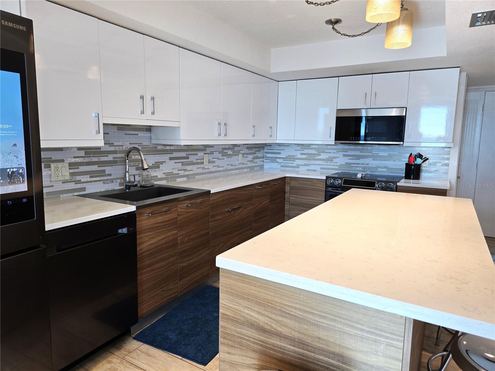 CLUB REDINGTON CONDO THE - Residential Lease