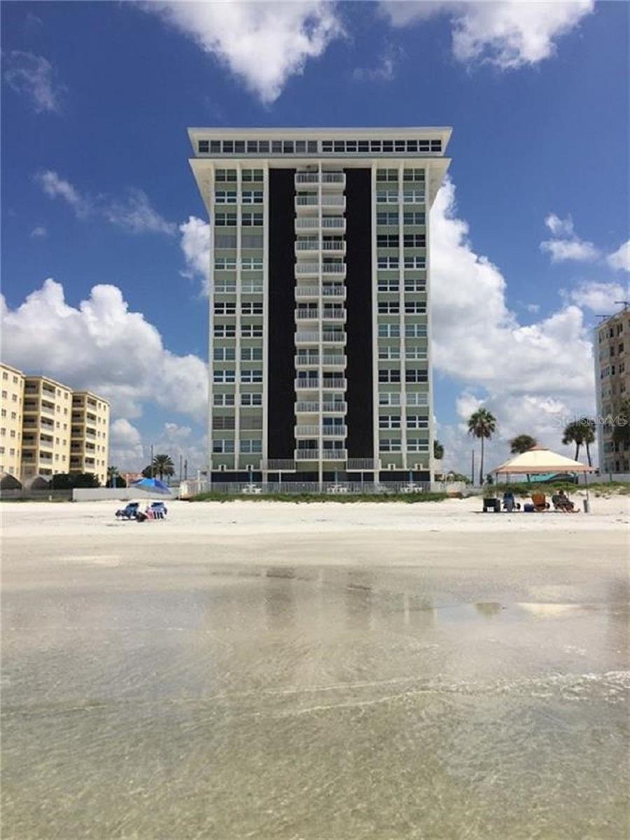 CLUB REDINGTON CONDO THE - Residential Lease
