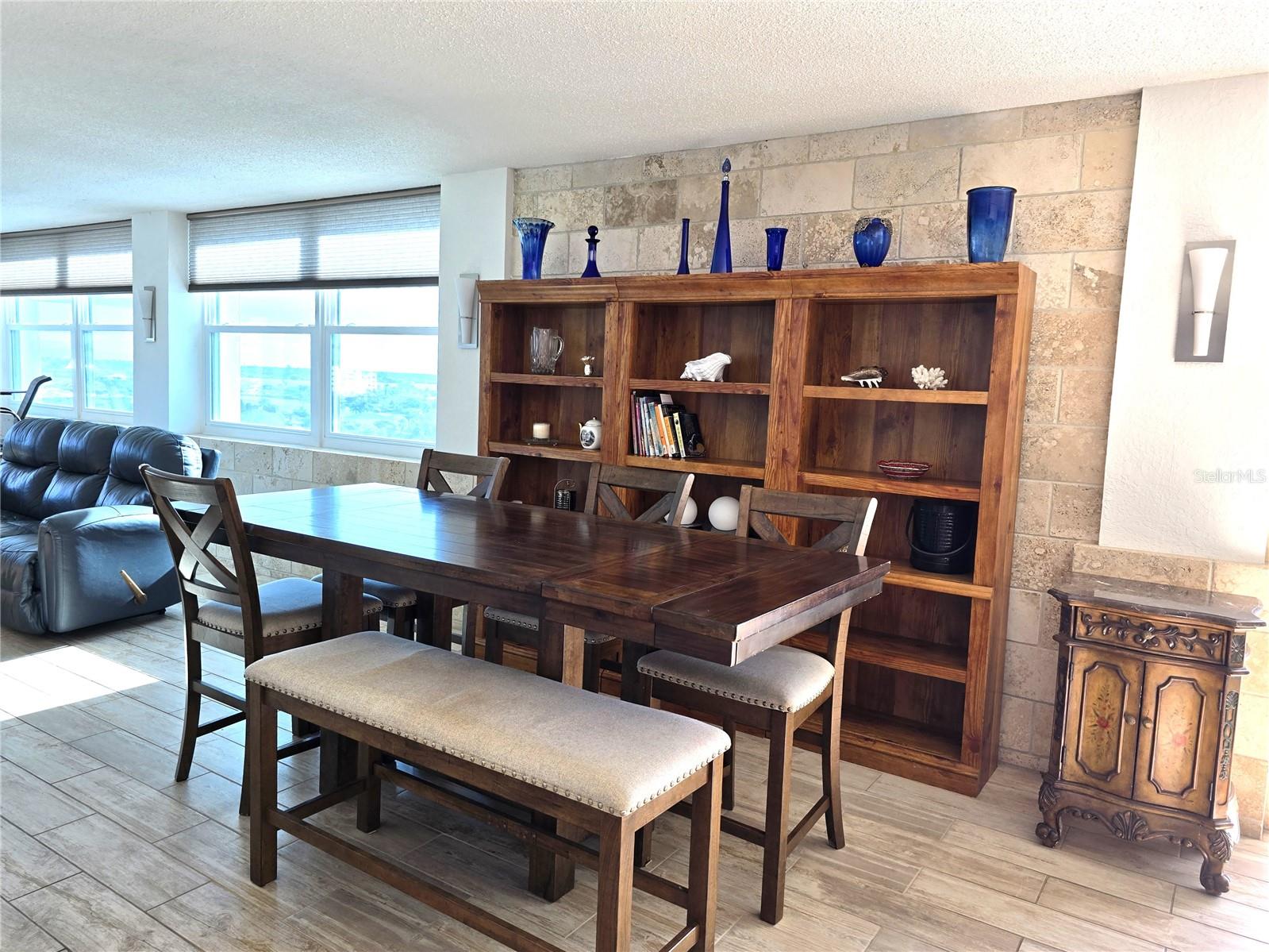 CLUB REDINGTON CONDO THE - Residential Lease