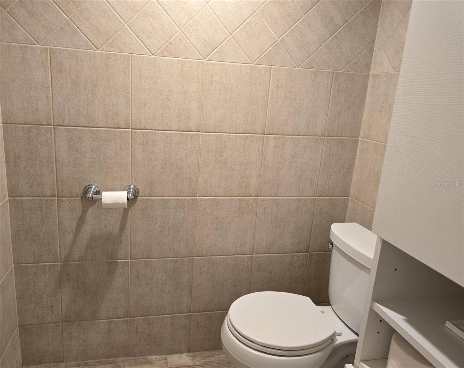 CLUB REDINGTON CONDO THE - Residential Lease