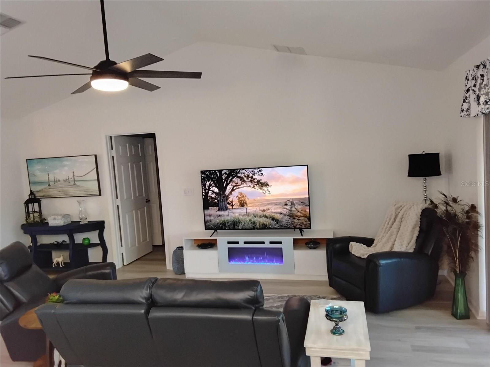 OAK RUN/FOUNTAINS PH 01 - Residential