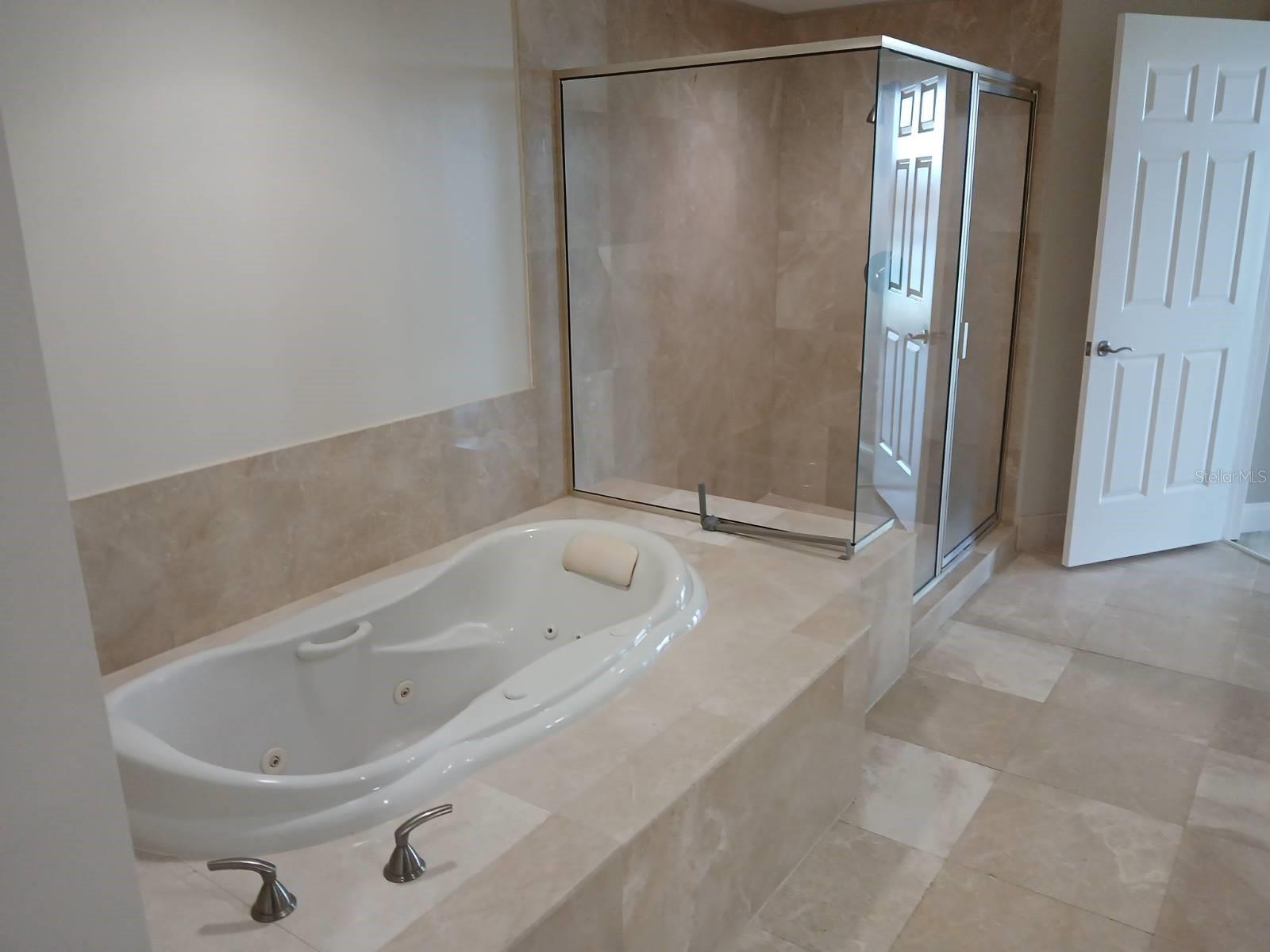 MARINA GRANDE ON HALIFAX - Residential