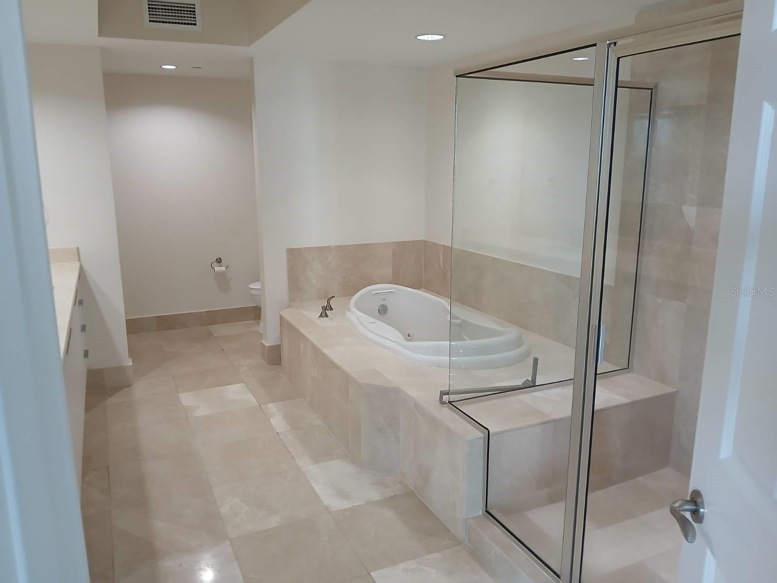 MARINA GRANDE ON HALIFAX - Residential