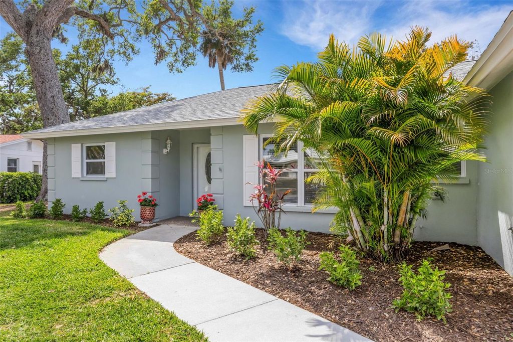 Photo of 3016 Chase Circle, Sarasota, FL 34231 (MLS # A4685782)