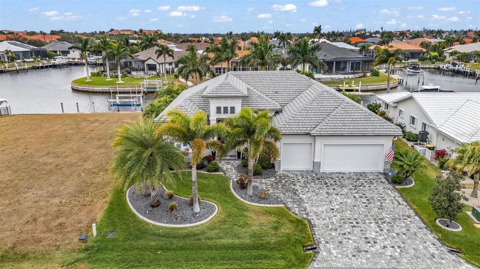 PUNTA GORDA ISLES SEC 11 - Residential