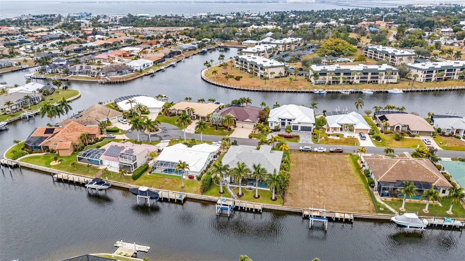 PUNTA GORDA ISLES SEC 11 - Residential