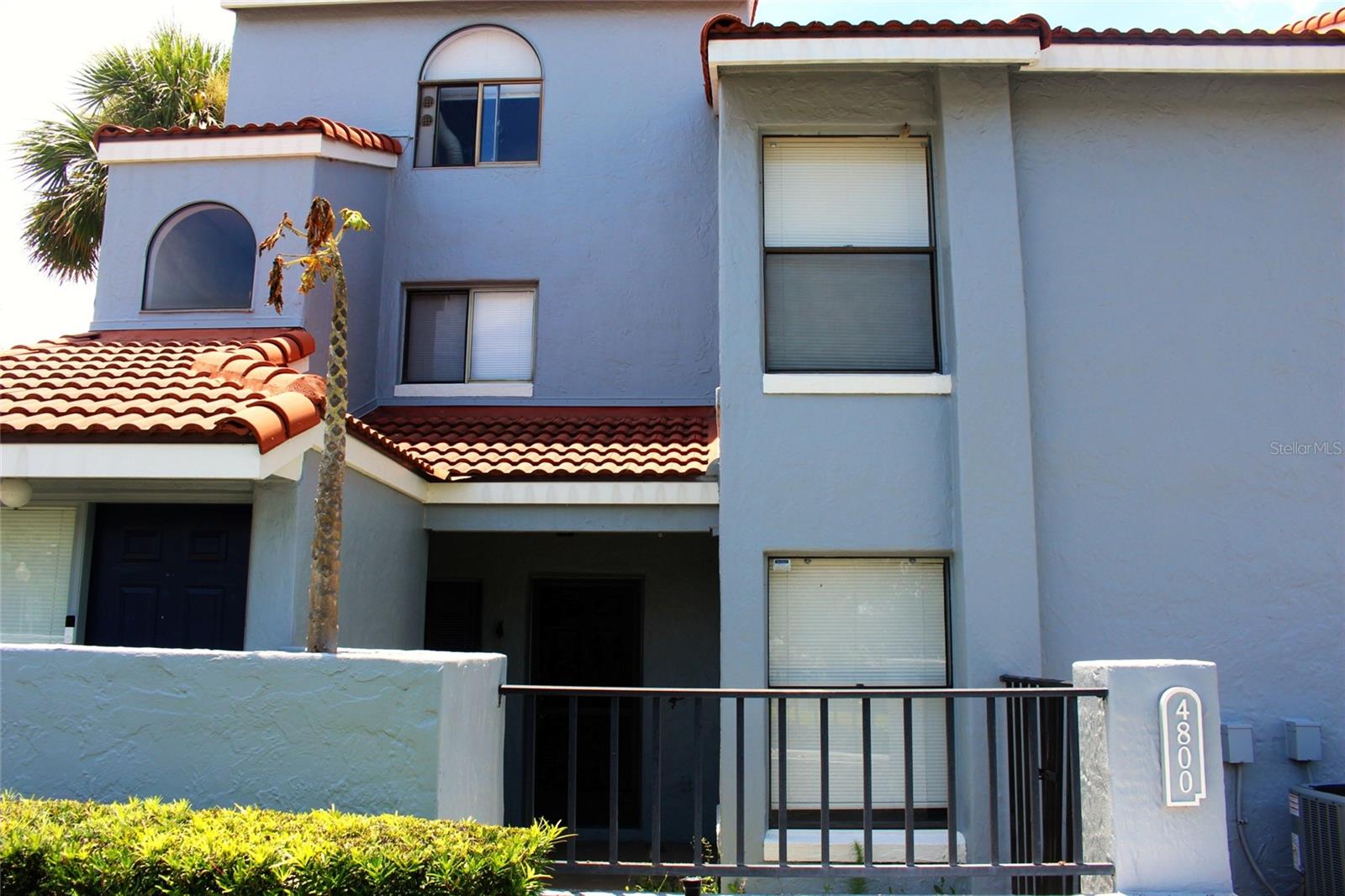 TOWNES SOUTHGATE CONDO TOWNE 07 - Residential Lease