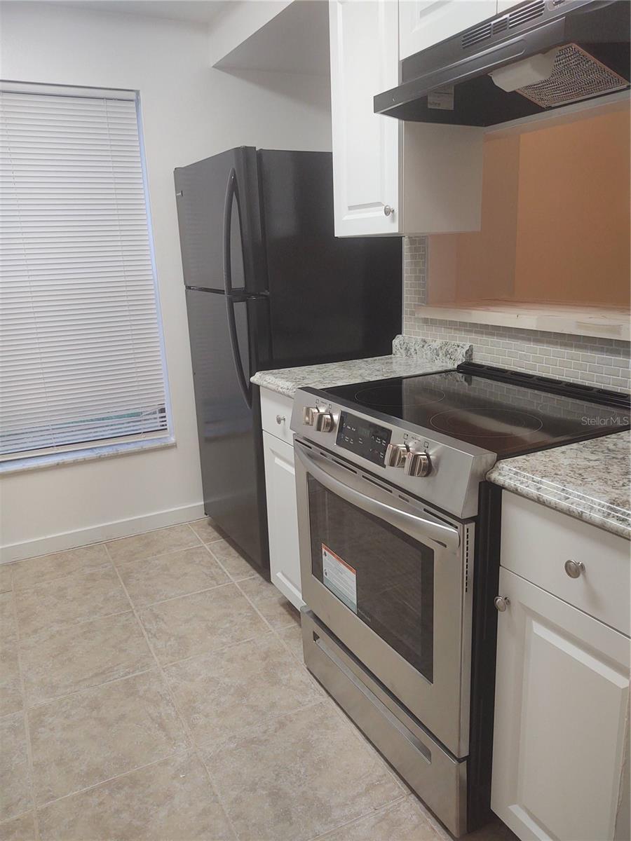 TOWNES SOUTHGATE CONDO TOWNE 07 - Residential Lease