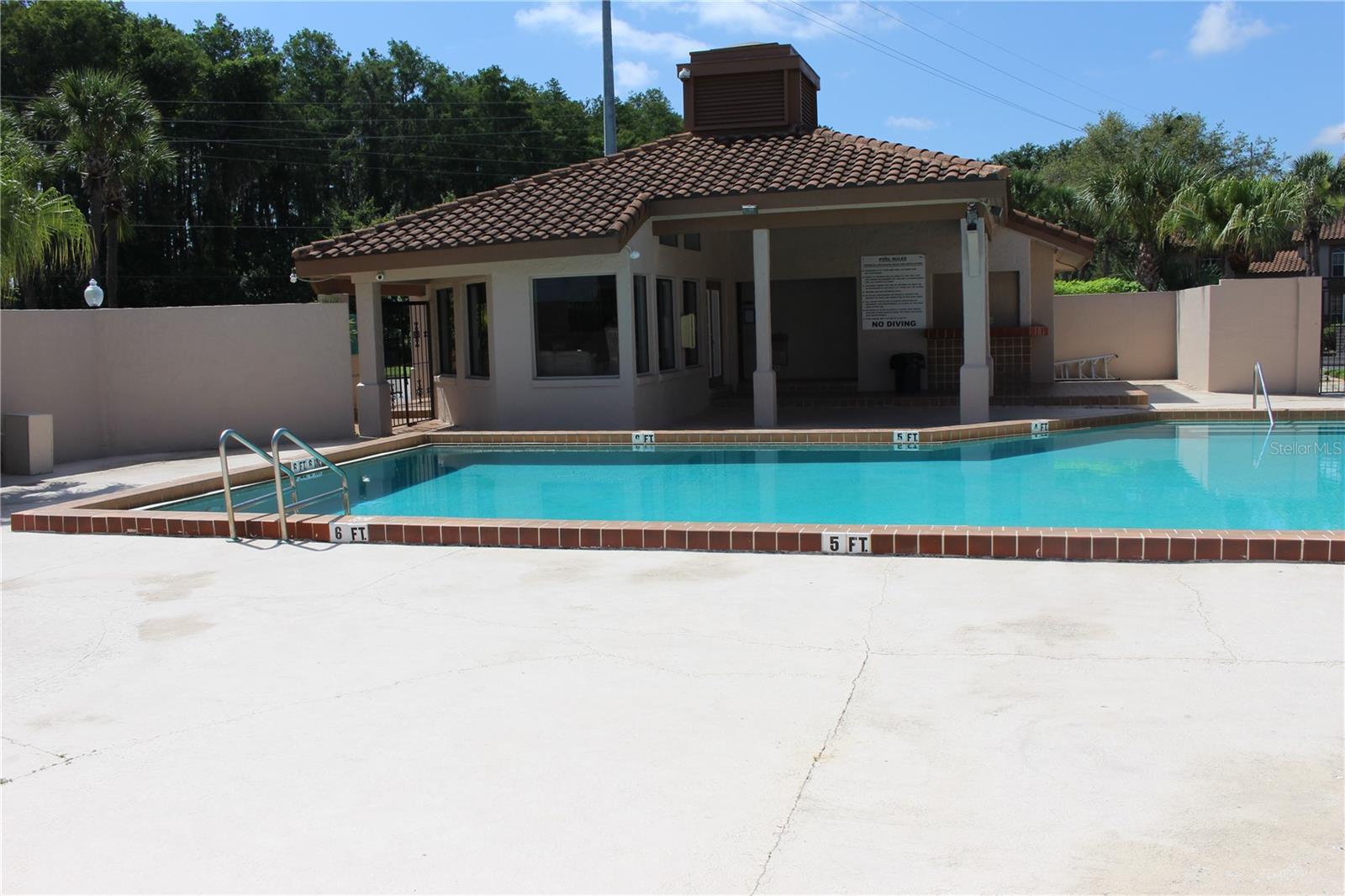 TOWNES SOUTHGATE CONDO TOWNE 07 - Residential Lease