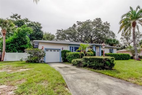 105 HARBOR VIEW LANE BELLEAIR BLUFFS FL 33770