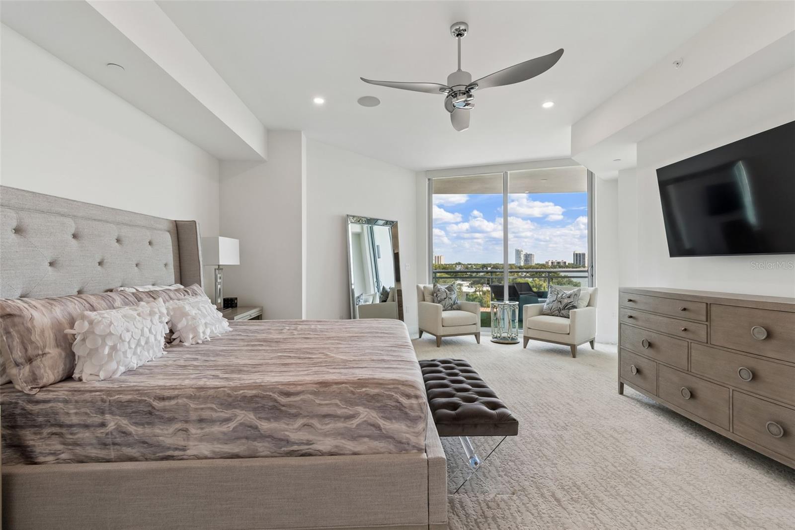 VIRAGE BAYSHORE - Residential