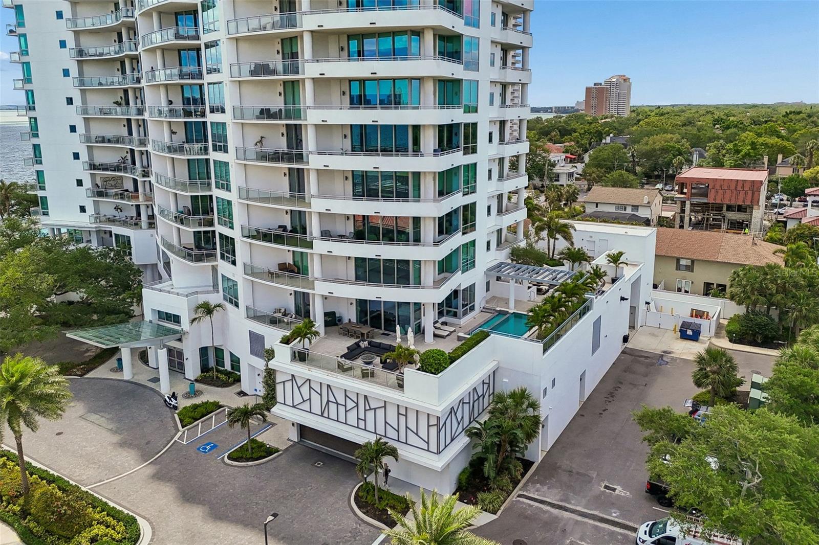 VIRAGE BAYSHORE - Residential