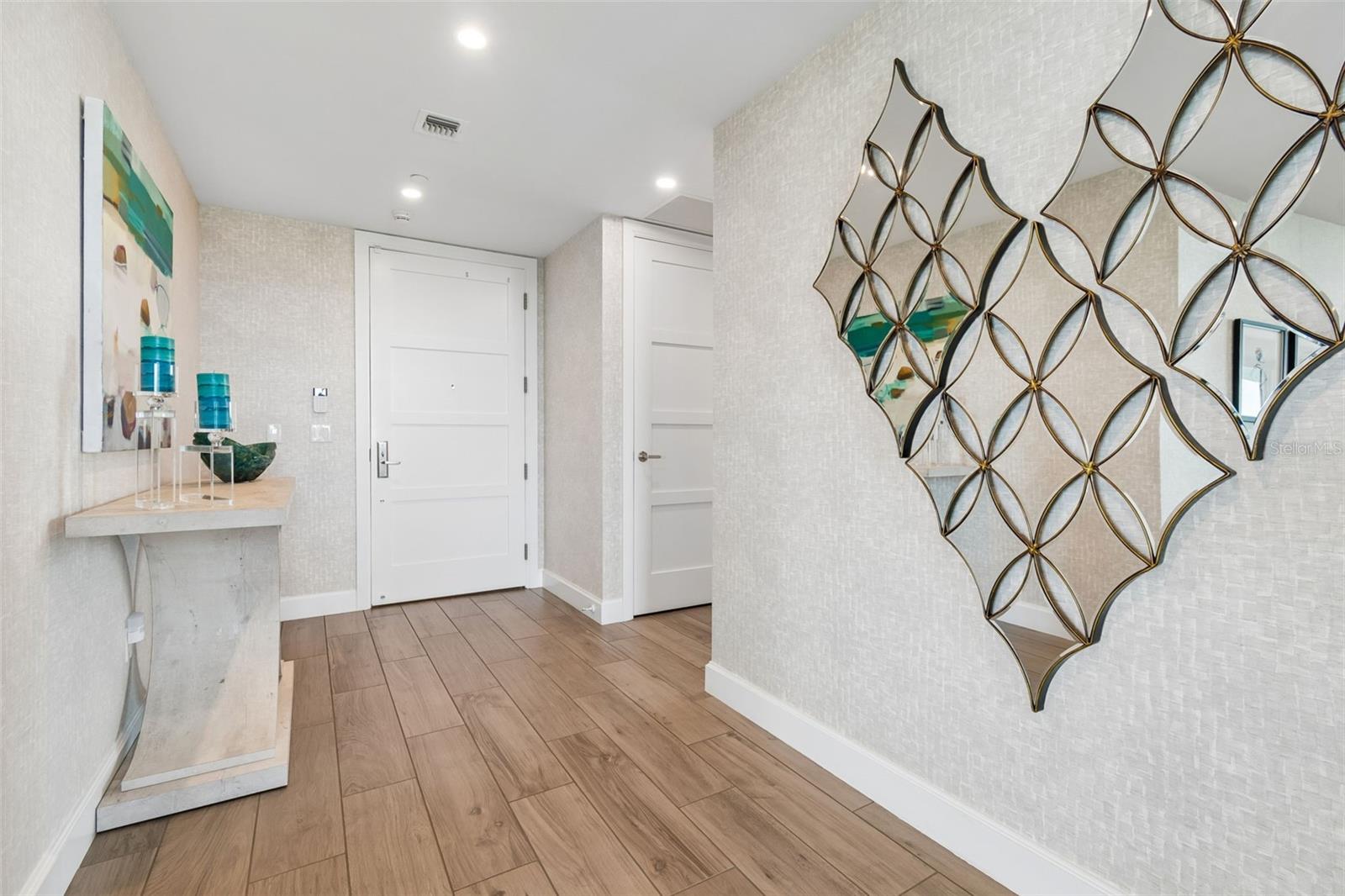 VIRAGE BAYSHORE - Residential