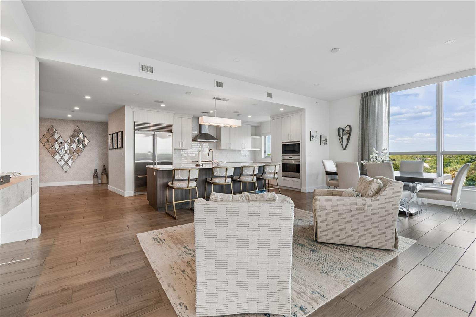 VIRAGE BAYSHORE - Residential