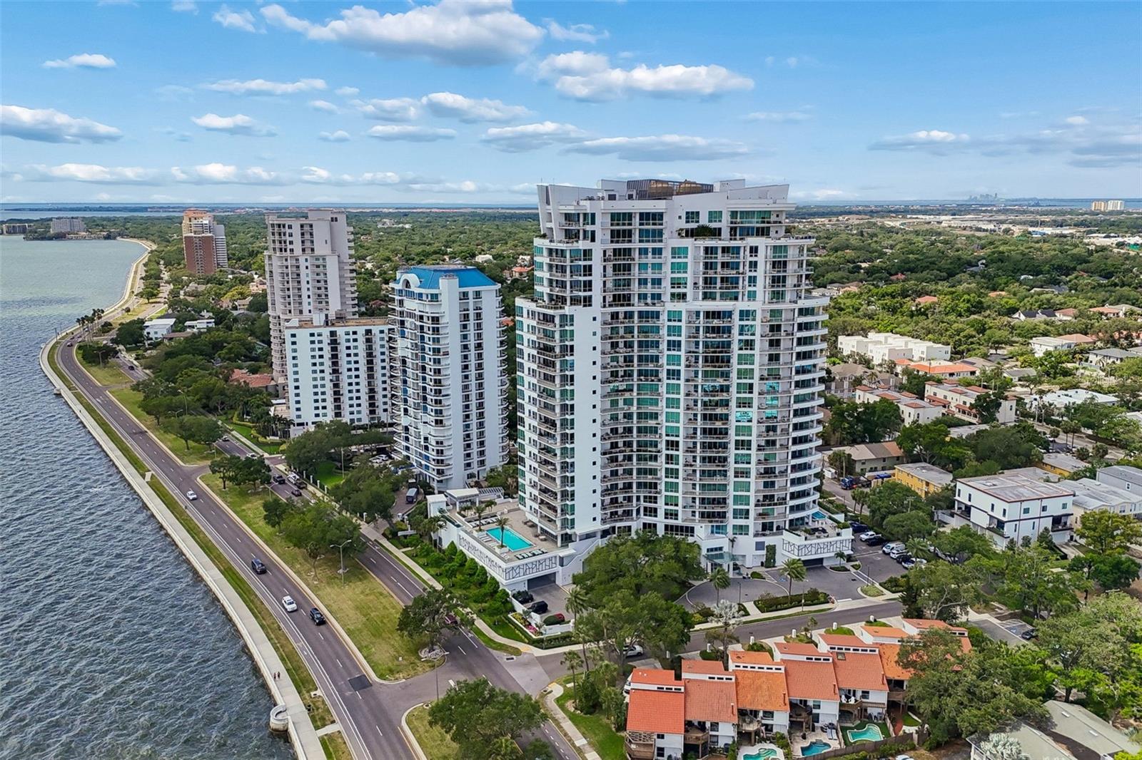 VIRAGE BAYSHORE - Residential